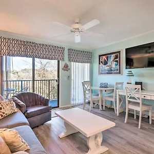 Apartment Coastal With Balcony And Luxe Amenities!, Hilton Head Island